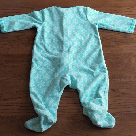 3 Winter themed Carter's Fleece Pajamas. 3m - Picture 12 of 12